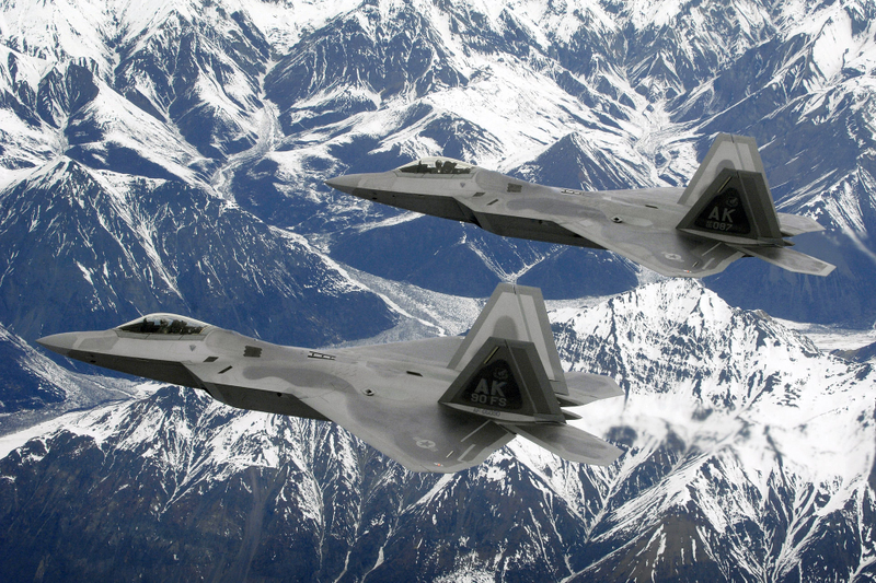 Illustration for article titled 50 Totally Stunning Combat Aircraft Photos Taken Around Alaska